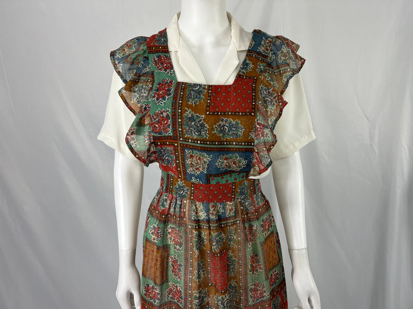 Patchwork Patterned Apron With Frills On Straps / One Size / View Description For Measurements And Condition Details