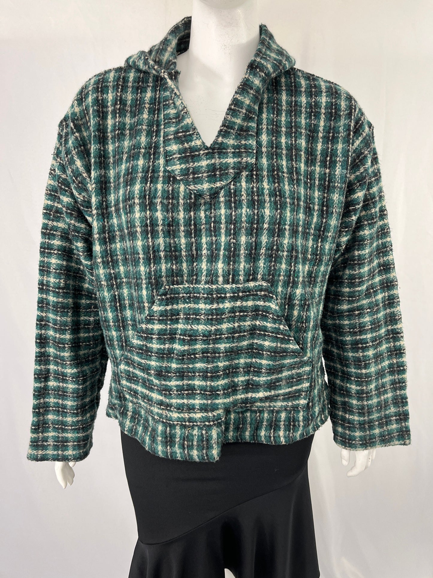 Soft Green Plaid Earth Ragz Sweatshirt \ Size XL \ See Item Description for Measurements and Details